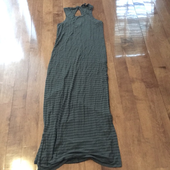 A stripped kaki maxi dress with two slits - Picture 1 of 1